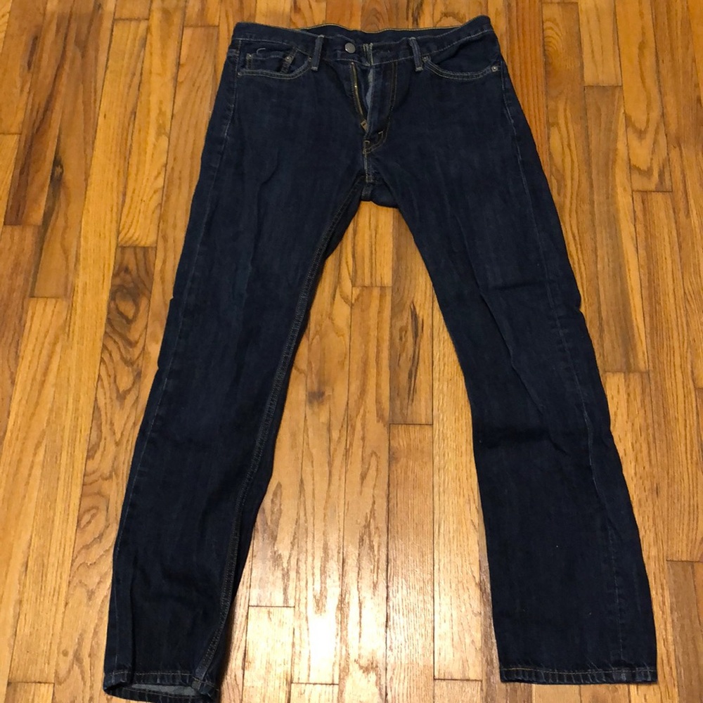 Dark wash Levi 513 jeans W32 L32